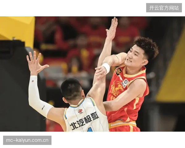 胡金秋总决赛虽发挥高效，但在孙铭徽受伤病困扰后独木难支，广厦队最终无力回天